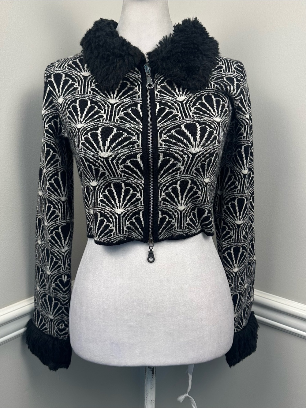 Urban Outfitters Black & White Patterned Zip Cardigan with Faux Fur Trim M